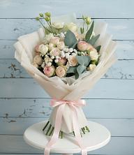 Букет цветов из:  Розы и Лизиантусы в Долгопрудном