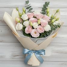 Букет цветов из:  Лизиантусы в Долгопрудном