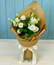 Букет цветов из:  Хризантемы и Лизиантусы в Долгопрудном